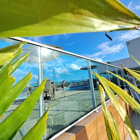 Luxo e conforto à 50 M das piscinas naturais-2